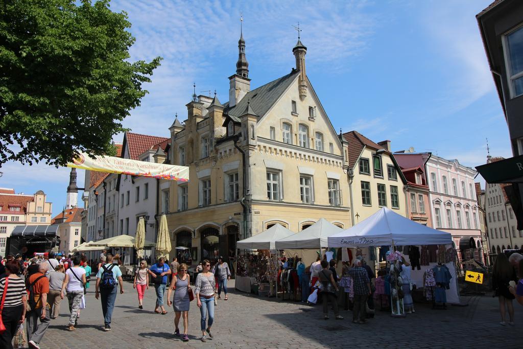 Tallinn City Apartments - Town Hall Square Bagian luar foto